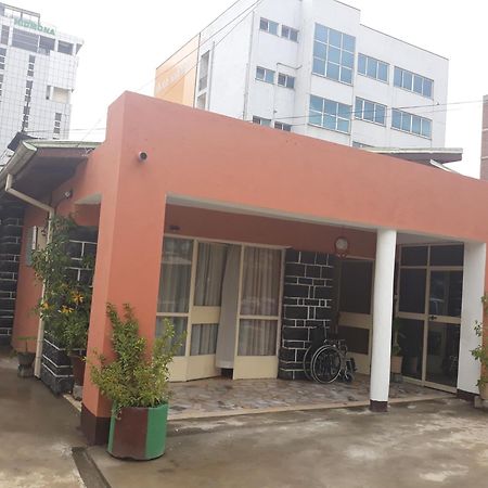 Lucy Guest House  Addis-Abeba Extérieur photo