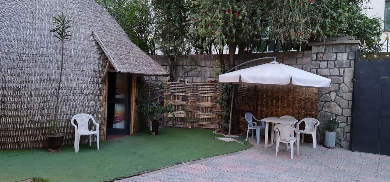 Lucy Guest House  Addis-Abeba Extérieur photo