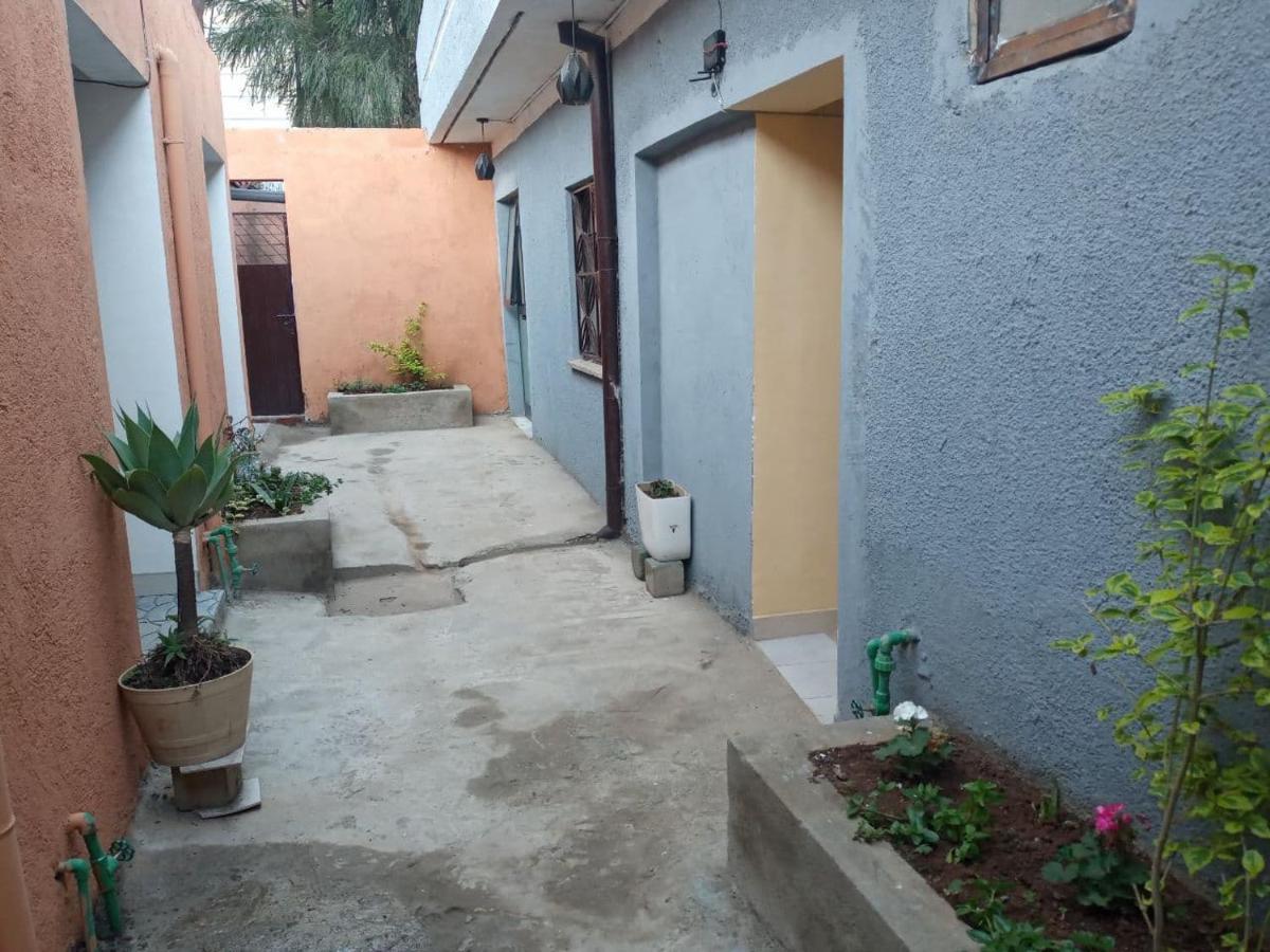 Lucy Guest House  Addis-Abeba Extérieur photo